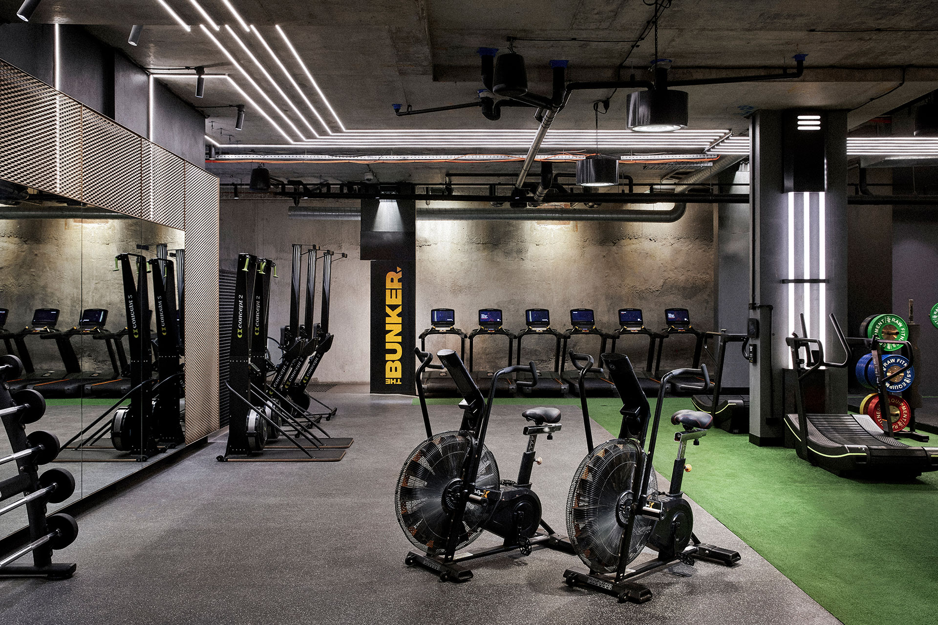 GROUP FITNESS AREA